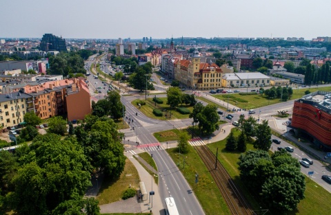 Autobusy jadą inaczej, a tramwaje wcale. Remont na rondzie Grunwaldzkim - i utrudnienia