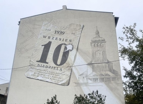 Mieszkańcy Szwederowa upamiętnili ofiary sprzed 85 lat. Wyjątkowy mural na bydgoskim osiedlu