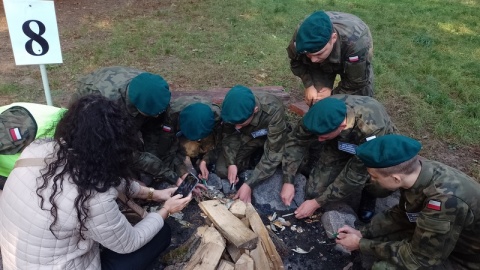 Tak jak zesłańcy, musieli ciąć drewno i rozpalać ogień. Młodzież pamięta o Sybirakach [zdjęcia]