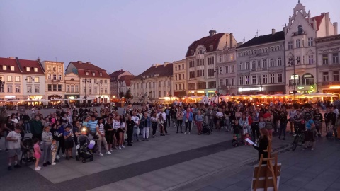 Światełko dla Grzesia. Bydgoszczanie upamiętnili pobitego na śmierć chłopca