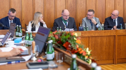 Sejmik województwa połączy trzy ośrodki medycyny pracy. Część radnych przeciwna