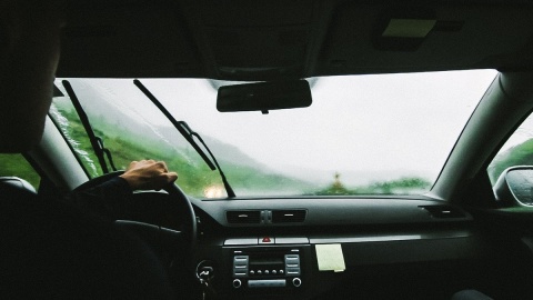 Pobili kierowcę bydgoskiej taksówki, bo nie zgodził się na transport pijanej kobiety