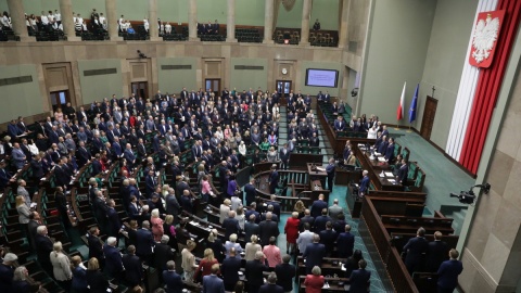 Sejm przyjął uchwałę upamiętniającą ks. Popiełuszkę. „Jest symbolem obrony wolności sumienia"