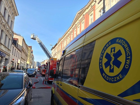 Pożar kamienicy w centrum Bydgoszczy Strażacy ewakuowali kilkanaście osób