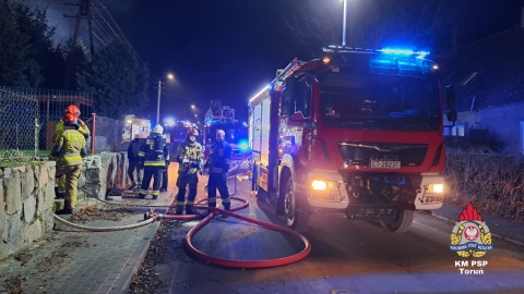 Kobietę ewakuowano z pożaru, niestety mimo to zmarła. Tragedia w Głuchowie