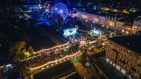 Mikołajki w schronisku dla zwierząt, na dworcu i jarmarku. Będziecie [przewodnik na weekend]