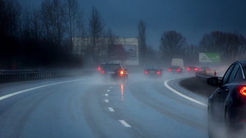 IMGW ostrzega Opady deszczu, śniegu i mróz spowodują oblodzenie dróg regionu