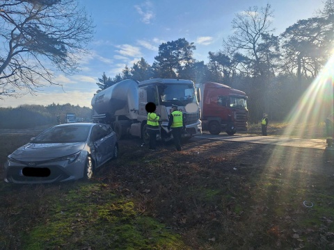 Zderzenie czterech pojazdów na krajowej dziesiątce w Przyłubiu. Jedna osoba poszkodowana