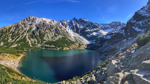 Zdobyli Śnieżkę, teraz czas na inne góry. Społecznicy zapraszają osoby na wózkach na narty