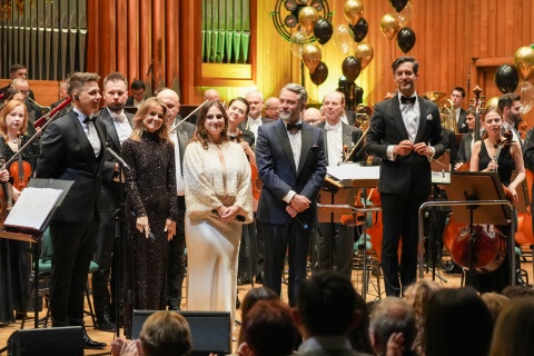 Anna Grzelak, Anna Karwan, Kuba Badach i Kamil Bijoś na sylwestrze w Filharmonii Pomorskiej