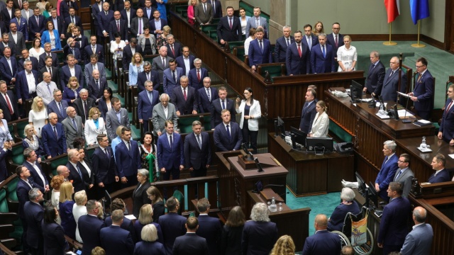 Sejm: 21 nowych posłów złożyło ślubowanie. Zastąpili tych, którzy zostali europosłami