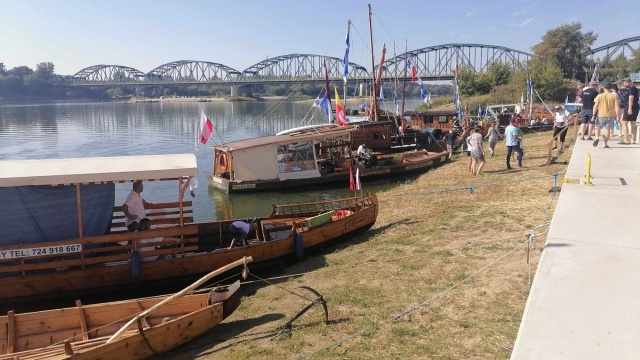 Darmowe rejsy, parady i regionalne przysmaki nad wodą. Festiwal Wisły w Bydgoszczy [zdjęcia, wideo]