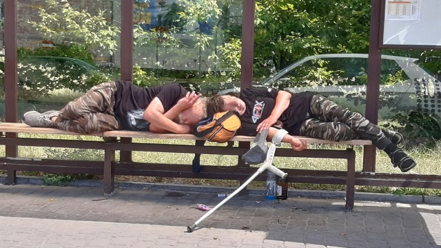 Upały są dla nich śmiertelnie niebezpieczne. Latem miejski program Bezdomność nie działa