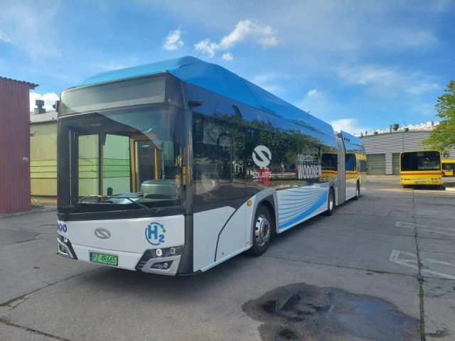 Podróżowanie ciche, wygodne i ekologiczne. Włocławek testuje autobus z napędem wodorowym