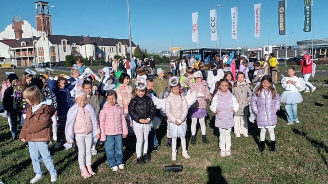 Nie jesteśmy sami. Chcemy wywołać uśmiech. Inowrocław obchodzi Święto Anioła Stróża