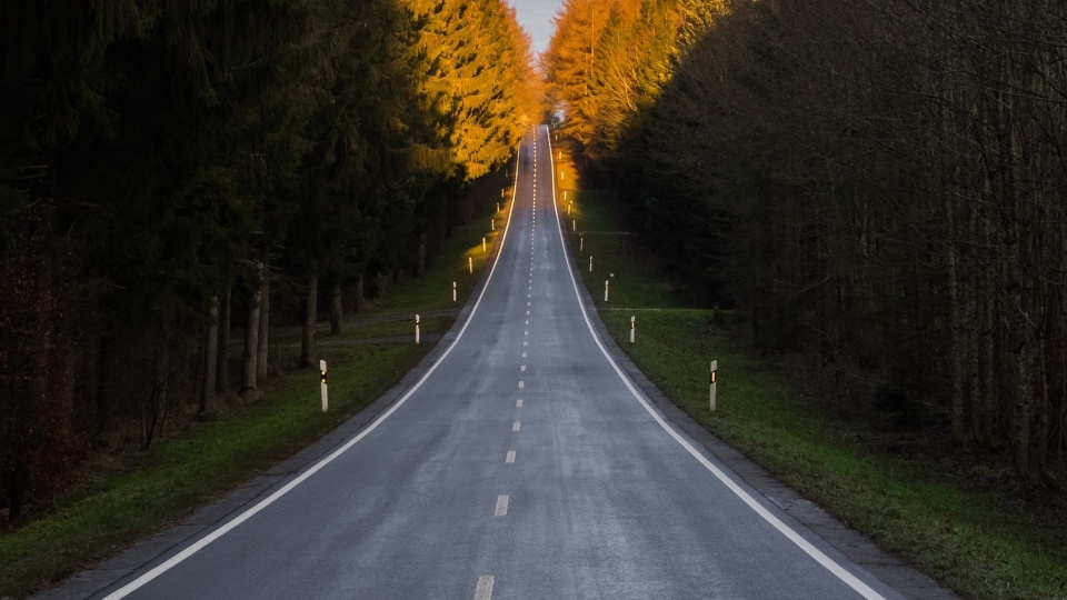 Generalna Dyrekcja Dróg Krajowych i Autostrad poinformowała, że otrzymała sześć ofert w przetargu na budowę obwodnic w ciągu Drogi Krajowej nr 25/fot: zdjęcie ilustracyjne, Pixabay