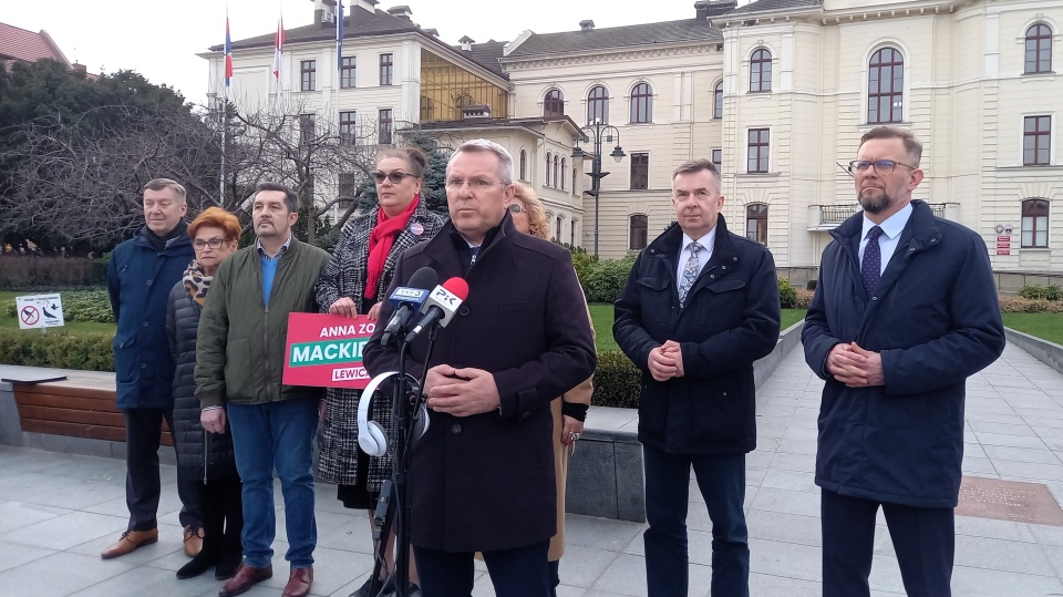 Działacze Nowej Lewicy zapewniali w Bydgoszczy, że ich ugrupowanie jest gotowe na start w wyborach samorządowych/fot: Tatiana Adonis