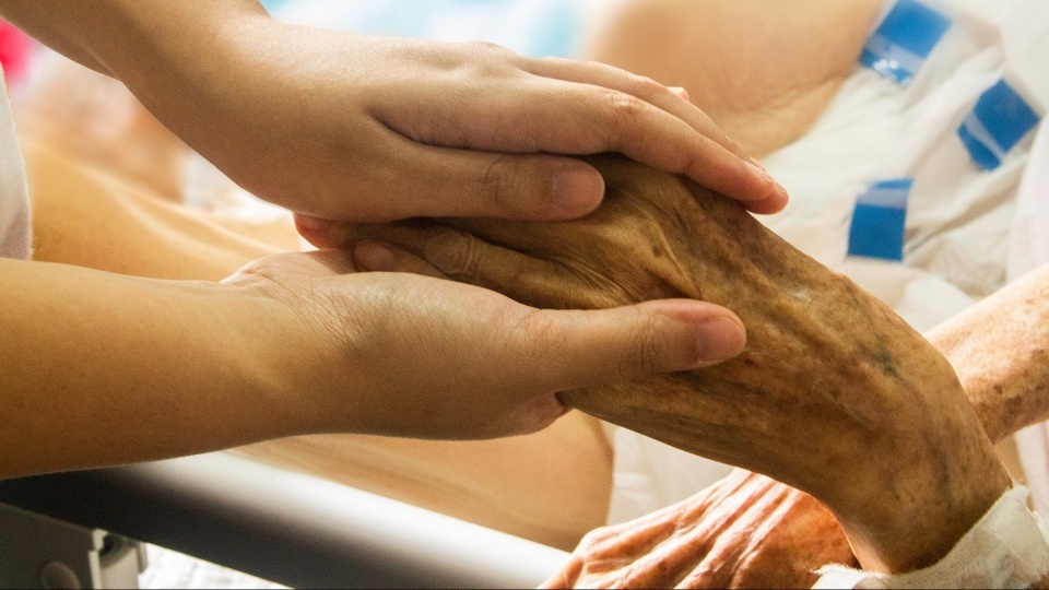 Jak zaopiekować się pacjentem leżącym, a przy tym zadbać też o siebie? Na to pytanie odpowiedzą specjaliści w czasie I Ogólnopolskiej Konferencji Opiekunów Medycznych/fot. Pixabay