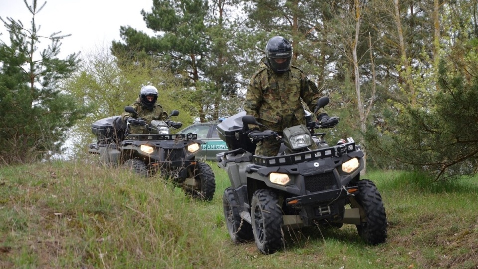 Na granicy białorusko-polskiej dochodzi do coraz częstszych ataków na funkcjonariuszy / fot. Podlaski OSG