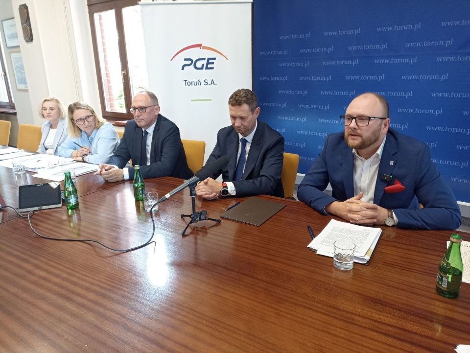 Konferencja dotycząca podpisania porozumienia Gmina Miasta Toruń z PGE Toruń S.A./fot. Monika Kaczyńska