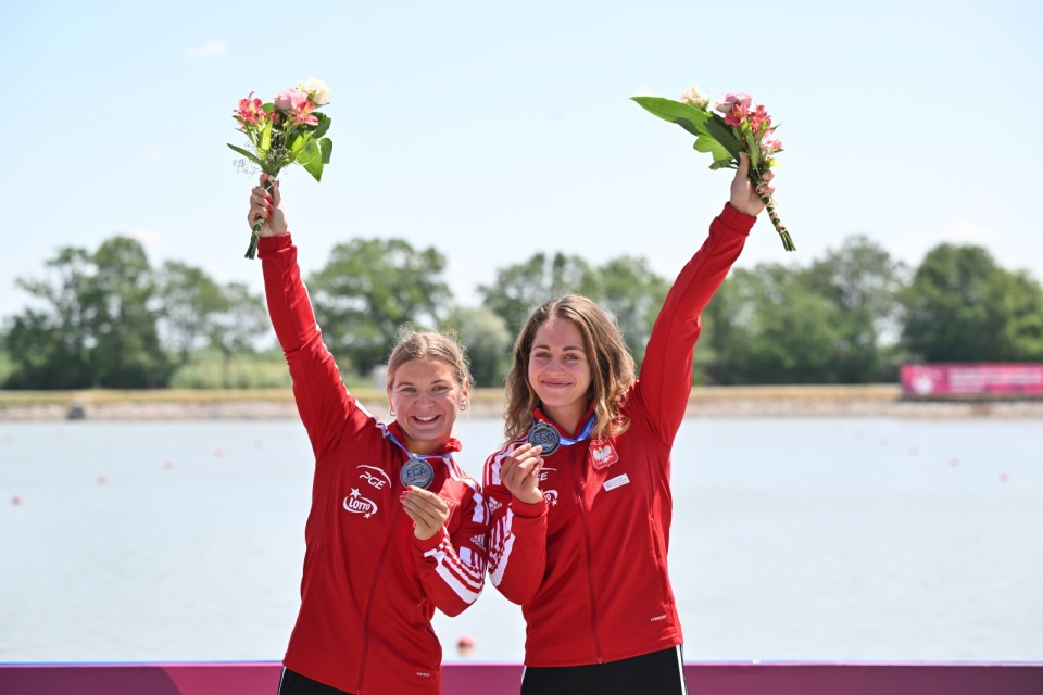 Katarzyna Kołodziejczyk (po lewej) dołożyła jeszcze jeden medal ME/fot. PAP/Przegorz Michałowski