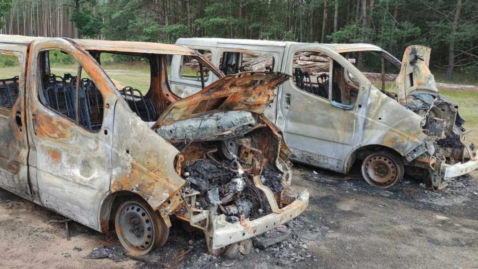 Spłonęły dwa busy, którymi firma przewoziła klientów/fot. Marcin Doliński