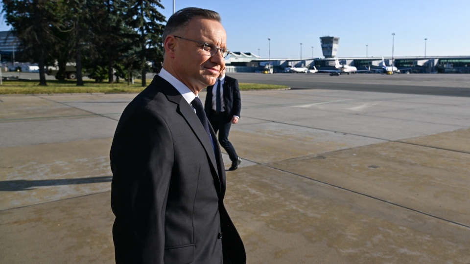 Prezydent Andrzej Duda przed wylotem do Waszyngtonu/PAP/fot. Radek Pietruszka