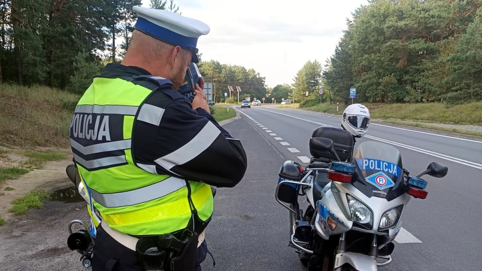 Policjanci będą prowadzić kontrole zarówno z pojazdów, jak i statycznie/fot. ilustracyjna, KWP w Bydgoszczy