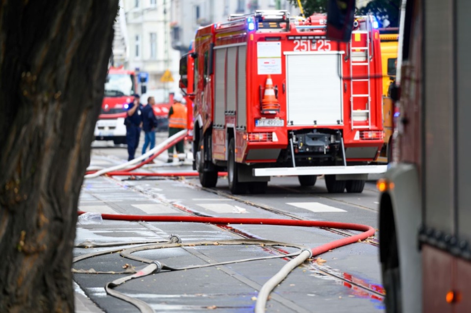 W niedzielę o godz. 18.00 we wszystkich jednostkach Państwowej Straży Pożarnej zawyją syreny w związku ze śmiercią dwóch strażaków/fot. Jakub Kaczmarczyk, PAP