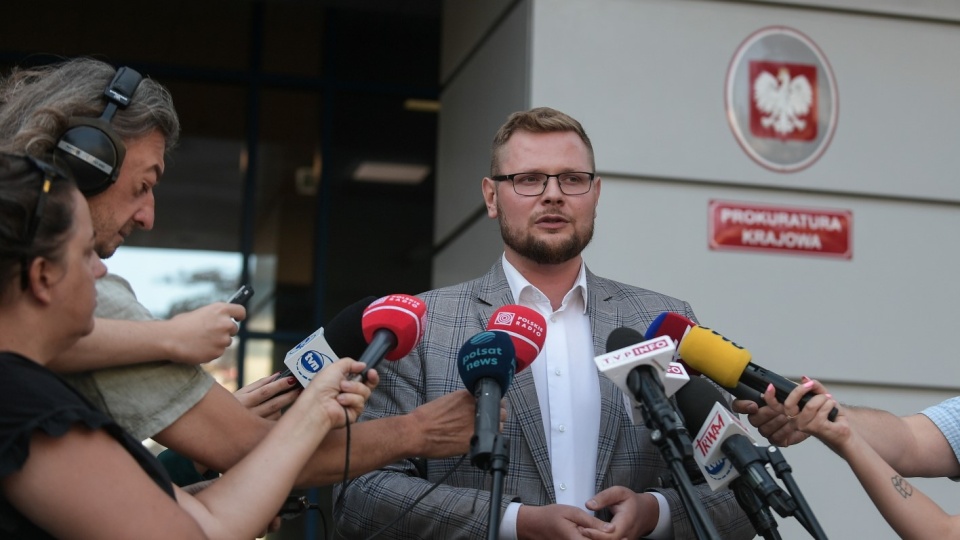 Poseł Michał Woś przyjechał do Prokuratury Krajowej, żeby złożyć wyjaśnienia w sprawie Funduszu Sprawiedliwości/fot: PAP, Marcin Obara