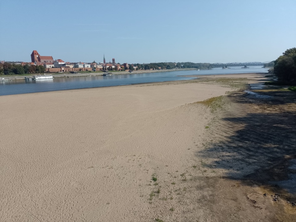 Na odcinku kujawsko-pomorskim Wisły nie mamy rekordów, chociaż stan jest bardzo niski - w Toruniu 110 cm: rekord 90 cm/fot. Michał Zaręba