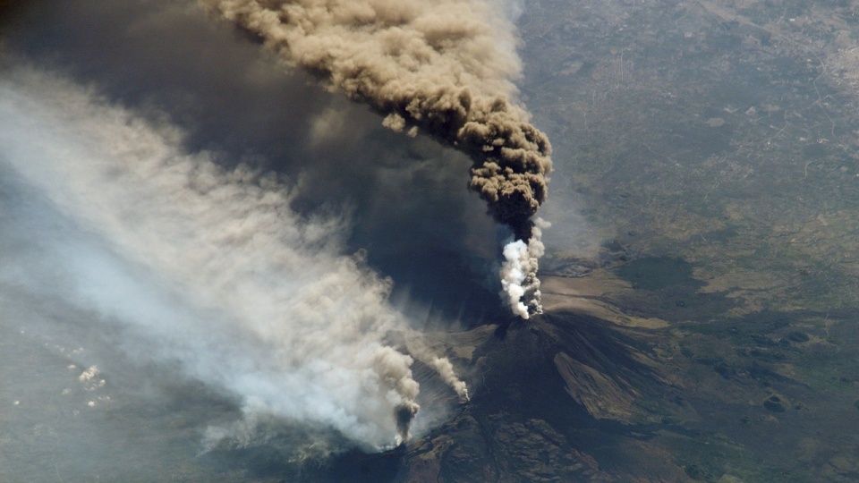 Z powodu aktywności wulkanu Etna turyści zrezygnowali z wyjazdu do Włoch i zażądali m.in. zwrotu pieniędzy/fot. Pixabay