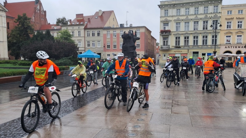 W niedzielę (15 września) z bydgoskiego Starego Rynku wystartowało XII Bydgoskie Święto Cykliczne/fot: Damian Klich