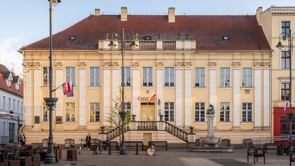 Wojewódzka i Miejska Biblioteka Publiczna im. dra Witolda Bełzy w Bydgoszczy/fot. Mariusz Guć, CC BY-SA 4.0