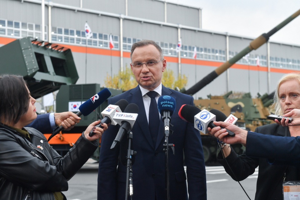 Prezydent Duda odwiedził zakłady, produkujące kupowane przez Polskę uzbrojenie/fot. Piotr Nowak/PAP