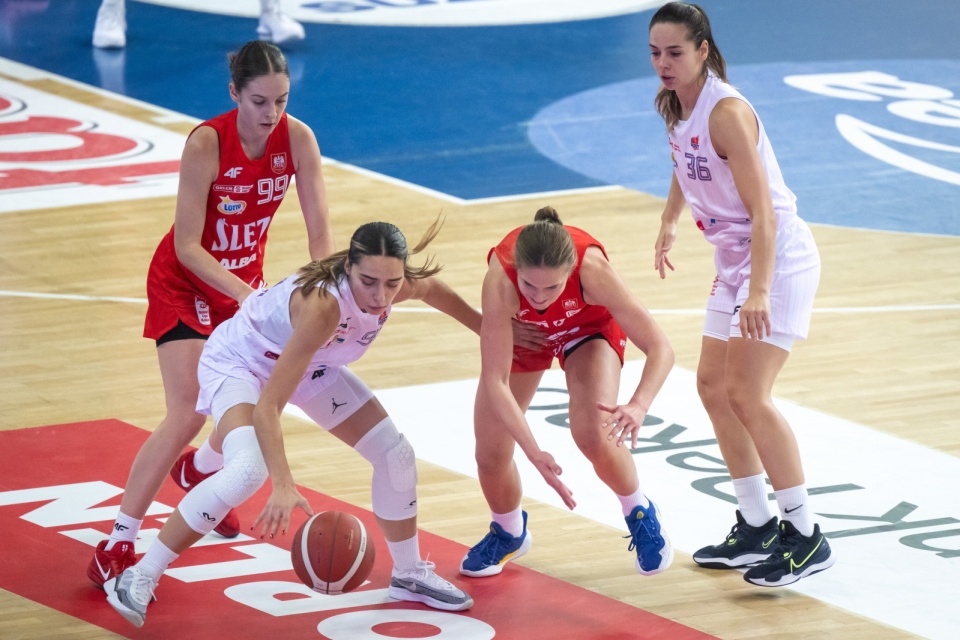 Basket długo dzielnie walczył, ale nie wytrzymał końcówki meczu/fot. PAP/Tytus Żmijewski