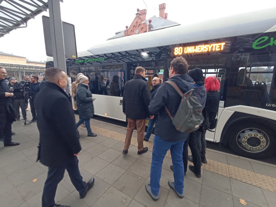 Otwarcie nowej linii autobusowej skierowanej głównie do studentów/fot. Monika Kaczyńska