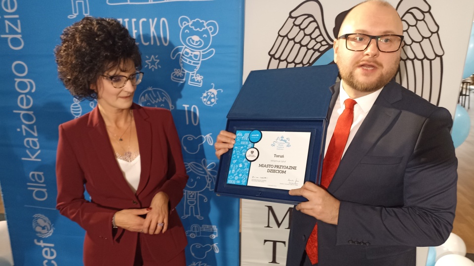 Dyrektor generalna UNICEF Polska, Renata Bem i prezydent Torunia, Paweł Gulewski/fot. Monika Kaczyńska