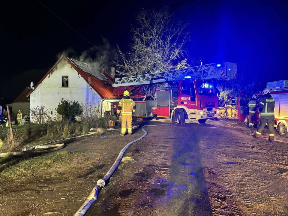 Działania straży pożarnej w Kobylarni/fot. Bydgoszcz998