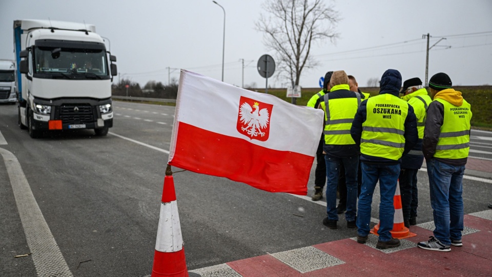 Protest rolników na przejściu granicznym w Medyce/fot. Darek Delmanowicz/PAP