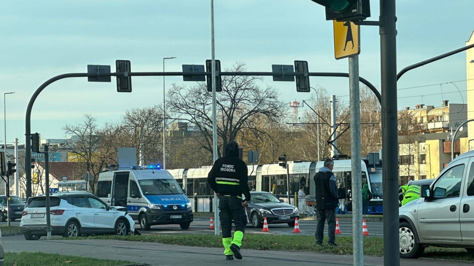 Na miejscu zdarzenia pracują służby porządkowe/fot: Tomasz Kaźmierski