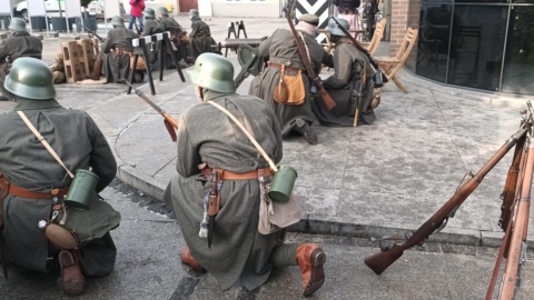 W Inowrocławiu zrekonstruowano bitwę o miasto w trakcie Powstania Wielkopolskiego/fot: Marcin Glapiak