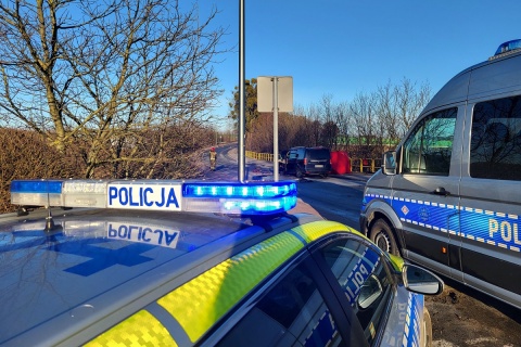 Tragiczny wypadek w Świeciu. W zderzeniu osobówki z busem zginęła jedna osoba