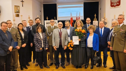 Towarzystwo Miłośników Historii Batalionu Obrony Narodowej Koronowa pielęgnuje pamięć o swoich żołnierzach. Podczas sesji rady miejskiej w Koronowie pośmiertnie awansowano mężczyzn walczących w szeregach tej formacji. To dowód uznania za obronę regionu w czasie II wojny światowej/fot. Gmina Koronowo/Facebook