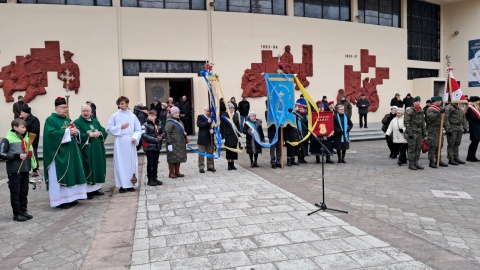 Uroczystość przy pomniku zesłańców Sybiru przed kościołem pw. św. Polskich Braci Męczenników/fot. Damian Klich