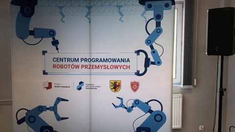 W Centrum Programowania Robotów Przemysłowych w Inowrocławiu można nauczyć się bezpiecznego spawania. / Fot. Marcin Glapiak