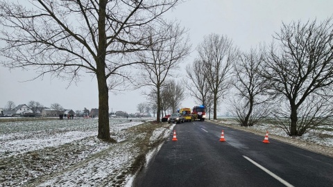 Wypadek wydarzył się na drodze wojewódzkiej nr 254/fot. materiały policji