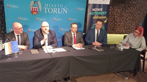 Władze Torunia, MZK i przedstawiciele producenta podpisali rekordową umowę