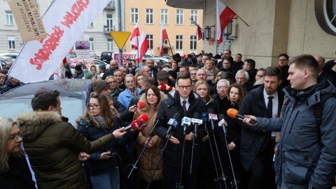 Były premier Mateusz Morawiecki (PiS) stawił się w czwartek w Prokuraturze Okręgowej w Warszawie/fot. PAP/Paweł Supernak