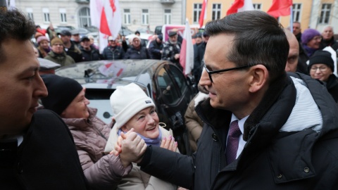 Mateusz Morawiecki przed warszawską prokuraturą/fot. Paweł Supernak/PAP